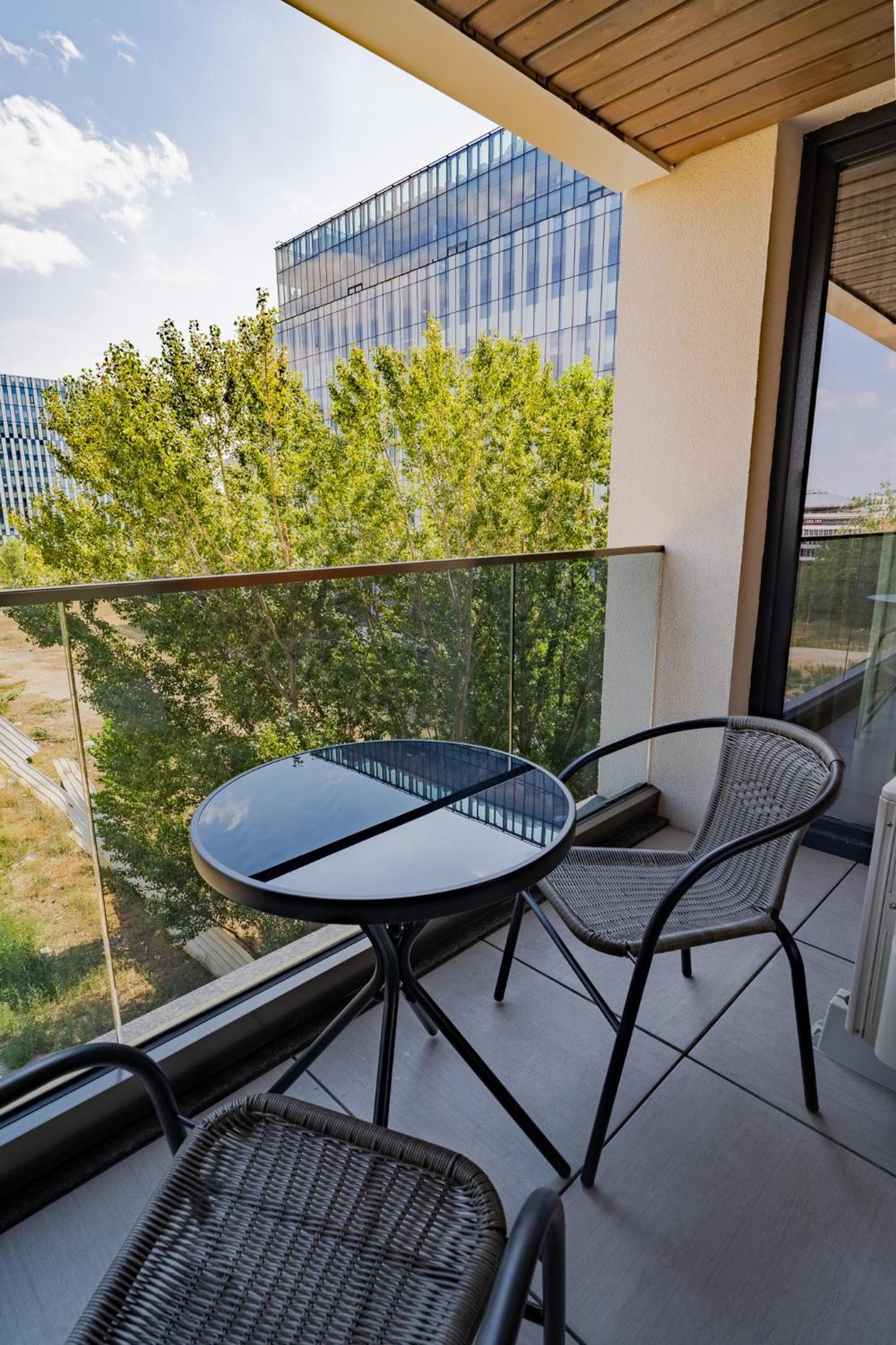 Amazing View Apartments - Iuliu Maniu & Politehnica Park Boekarest Buitenkant foto